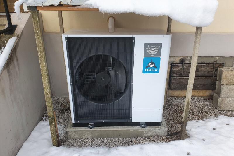 Zunanja enota toplotne crpalke Mitsubishi Electrics.