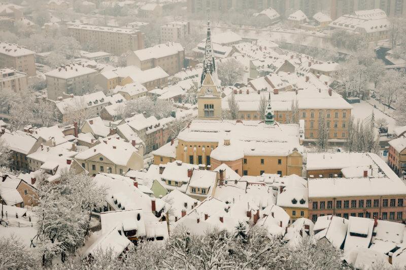 Zračni prikaz Ljubljane v zimskem času